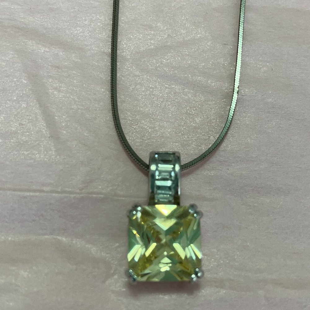 Stunning Lemon Quartz Sterling Silver Stamped 925 Pendant and Silver Tone Chain
